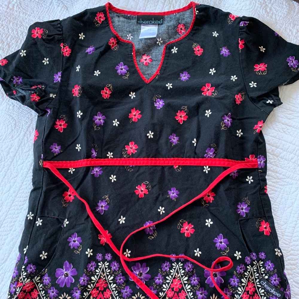 Cherokee Scrub Top